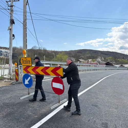Redeschiderea podului peste pârâul Bizdidel în Pucioasa, finalizată astăzi