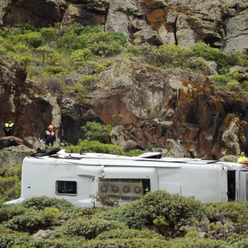 Accident grav în Insulele Canare: un mort și 27 de răniți după prăbușirea unui autobuz