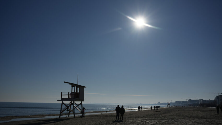 Românii aleg vacanțe în țară din cauza conflictului din Orientul Mijlociu