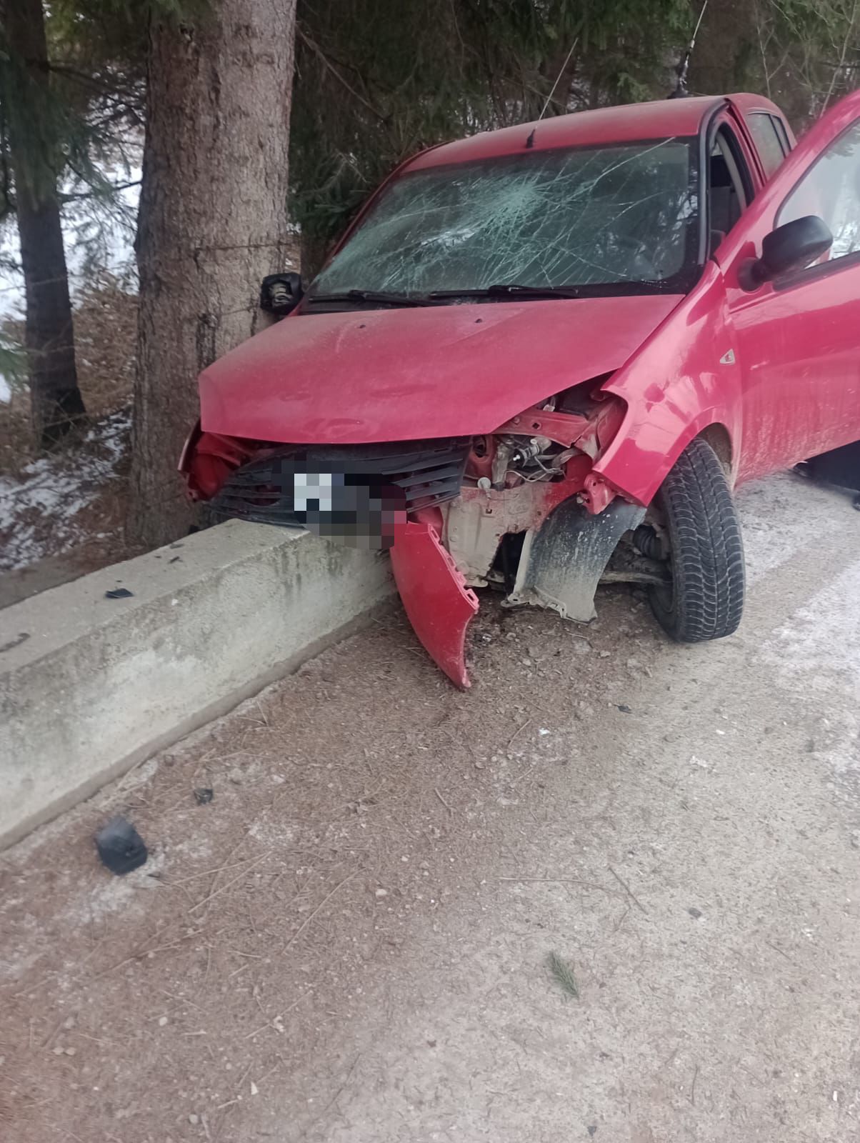 Accident rutier în Piatra Șoimului: șoferiță rănită după o coliziune