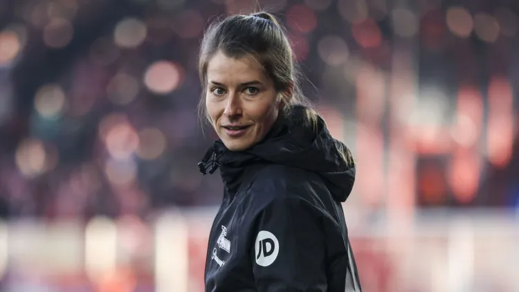 Marie-Louise Eta devine prima femeie antrenor la o echipă masculină din Bundesliga