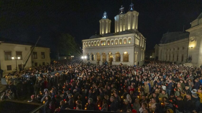 Mii de credincioși sărbătoresc Învierea în întreaga țară