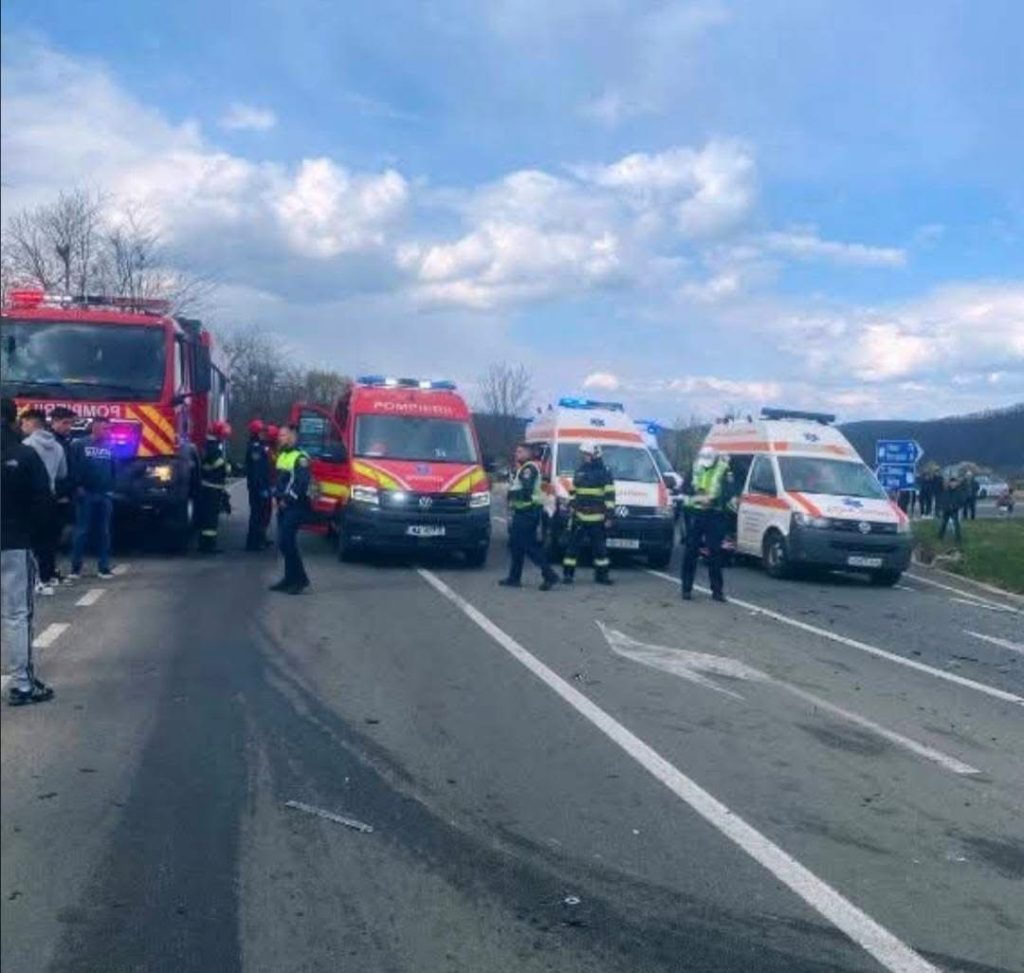Accident grav pe DN6 în Caraș-Severin: un mort și patru răniți