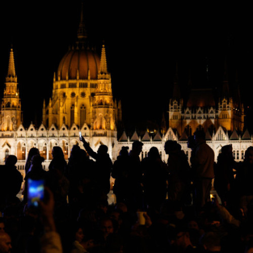 Budapesta sărbătorește victoria partidului Tisza după 16 ani de conducere Orban