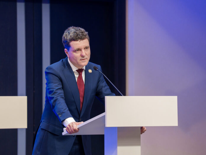 Președintele Nicușor Dan îi transmite felicitări lui Peter Magyar după alegeri