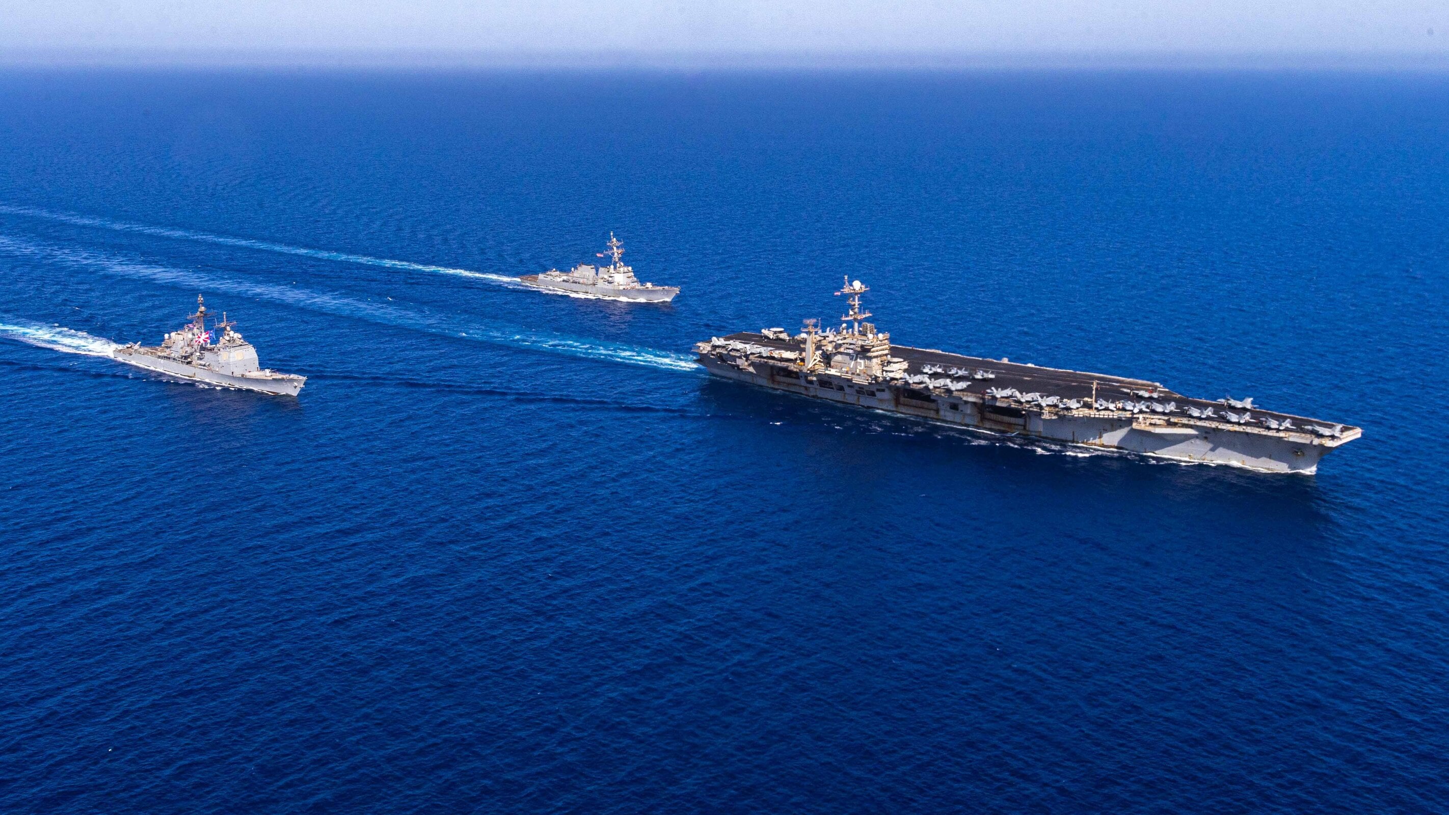 Pretul petrolului crește cu 7% din cauza blocadei din Hormuz - 3 acțiuni de cumpărat acum