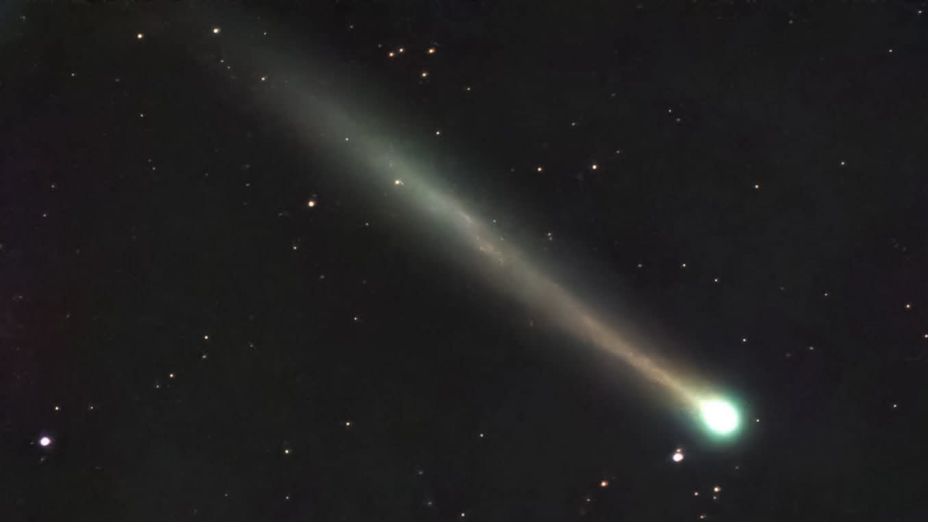 O cometă rară observată din Târgu Jiu surprinde pasionații de astronomie