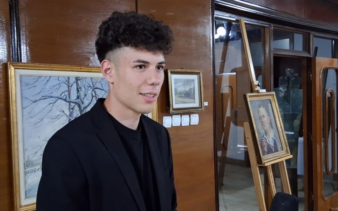 Un elev din Târgu Jiu publică o lucrare istorică remarcabilă