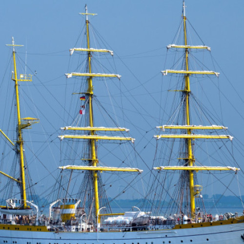 Nava-şcoală „Mircea” începe marşul internaţional de instrucţie de cinci luni