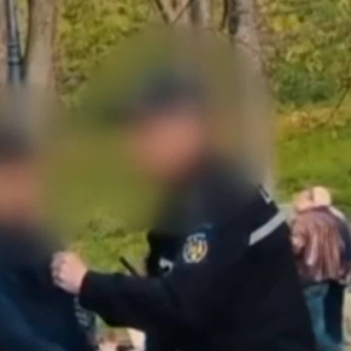 Polițist local din Craiova cercetat pentru bruscare a unui copil