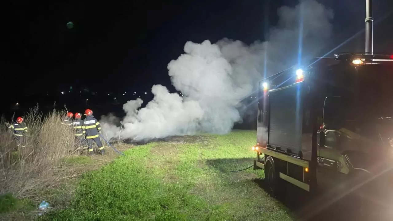 Adolescent rănit grav într-un accident provocat de foc în Broscăuți