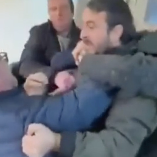 Conflicte interne în AUR: incident violent între membri pe fondul unui refuz