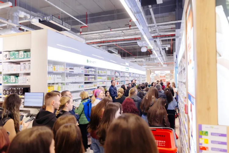 Clujenii au sărbătorit deschiderea magazinului Bebe Tei în Iulius Mall