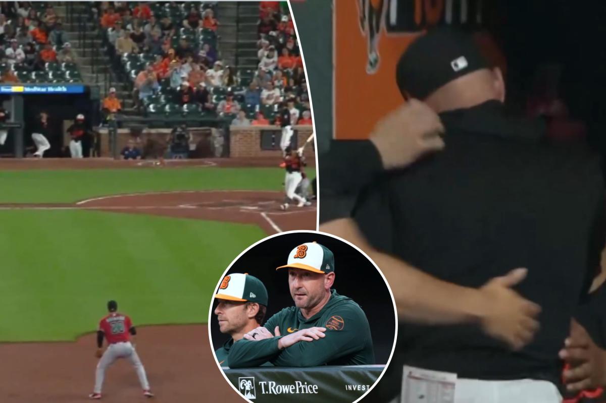 Managerul Orioles a fost lovit în față de o minge în foul
