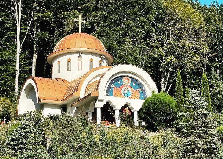 Celebrarea hramului de primăvară la Mănăstirea Chiuzbaia, pe 17 aprilie