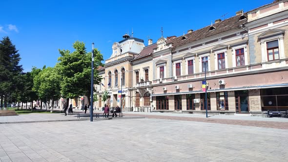 Aproape 80 de angajați din Primăria Deva riscă să rămână fără locuri de muncă