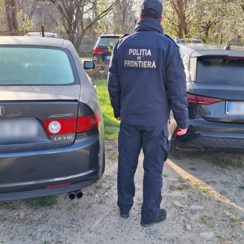 Poliția de frontieră reține două mașini furate în urma unor controale la Huși
