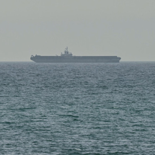 Rich Starry, nava chineză, trece prin strâmtoarea Ormuz sub observația SUA