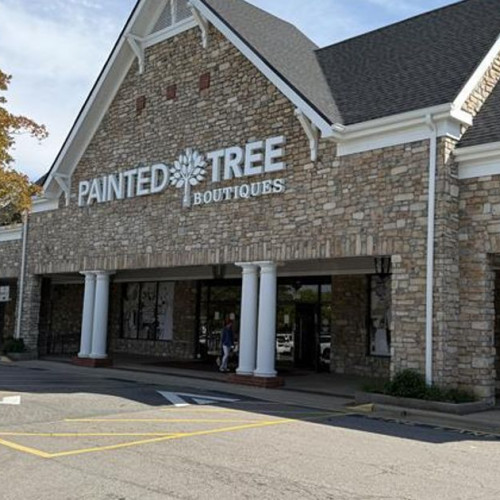 Painted Tree Boutiques închide brusc toate magazinele, inclusiv în Carolina de Nord