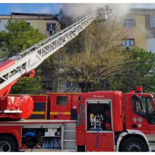 Incendiu devastator într-un apartament din Craiova, locatarii au fost evacuați