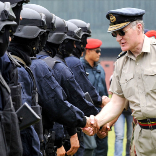 Lordul Jock Stirrup: Regatul Unit are nevoie de un deceniu pentru a-și reconstrui apărarea