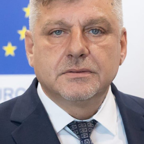 Fost director din Ministerul Investițiilor, condamnat la închisoare pentru mită