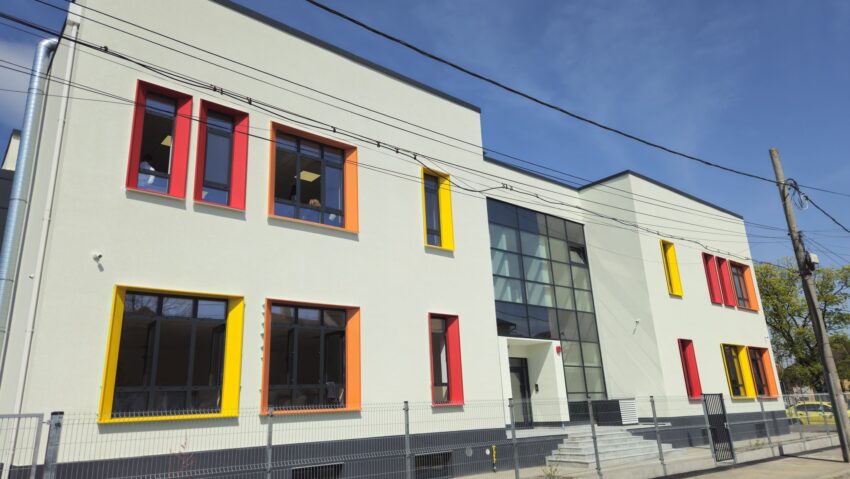 Nouă unitate educațională deschisă la intersecția străzilor Timișoara și Piața Cluj