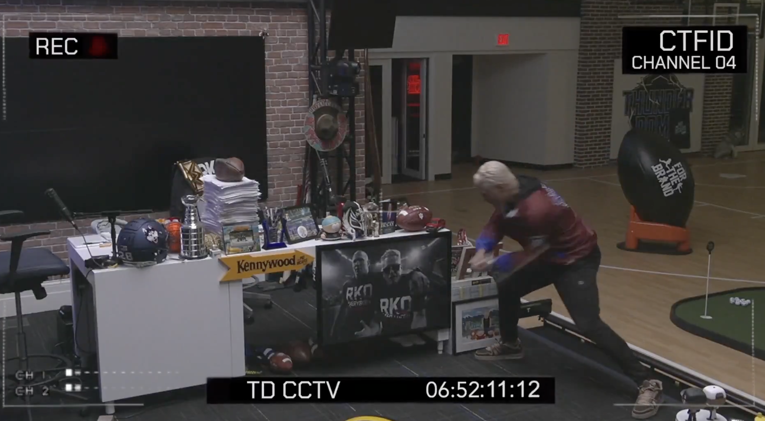 Cody Rhodes critică studio-ul „The Pat McAfee Show”