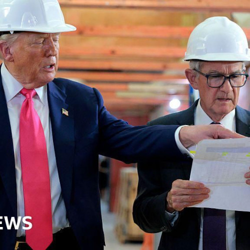 Trump amenință că îl va concedia pe președintele Fed, Powell, dacă nu demisionează în mai