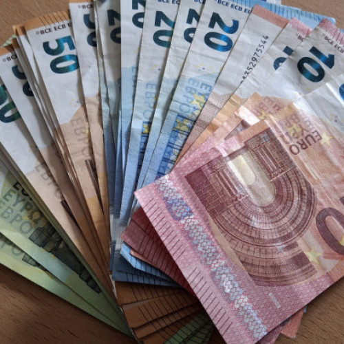 Ungaria ar putea adopta euro până în 2030, conform economistului-șef al partidului Tisza