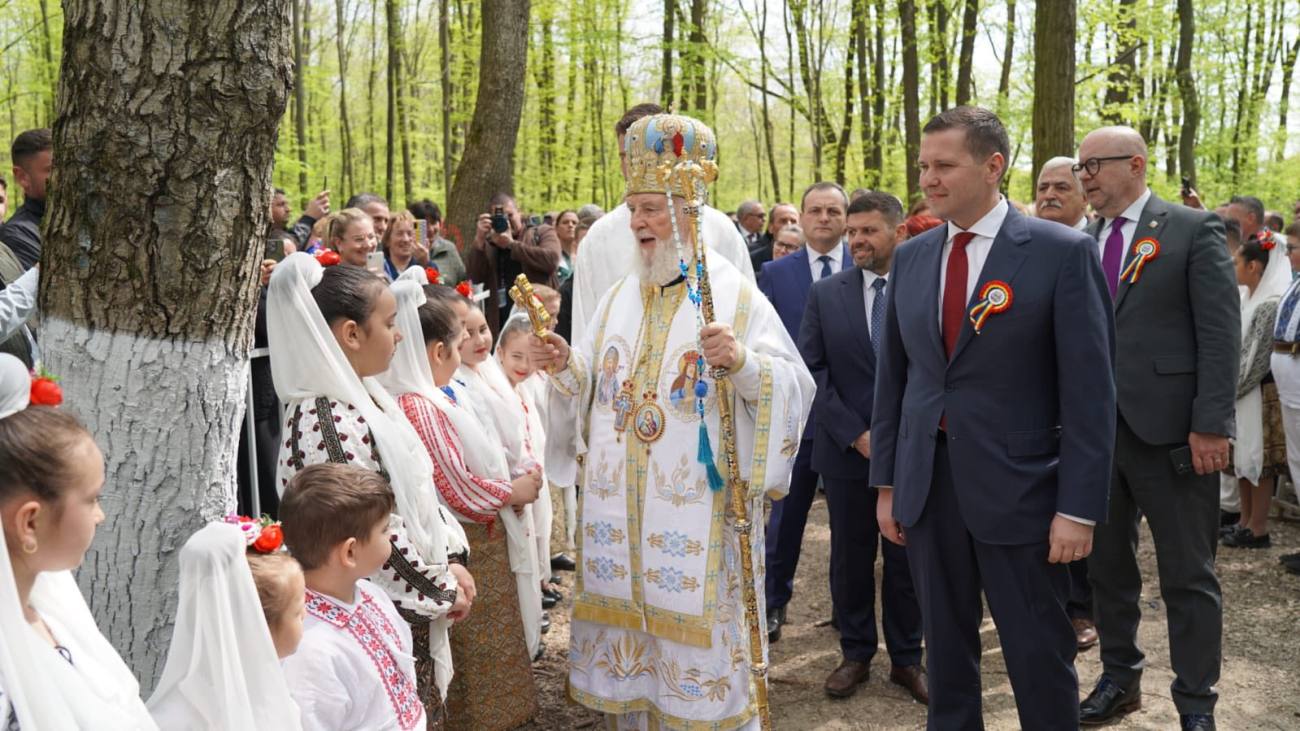 Pelerinaj la Izvorul Tămăduirii, la Mănăstirea Nucet