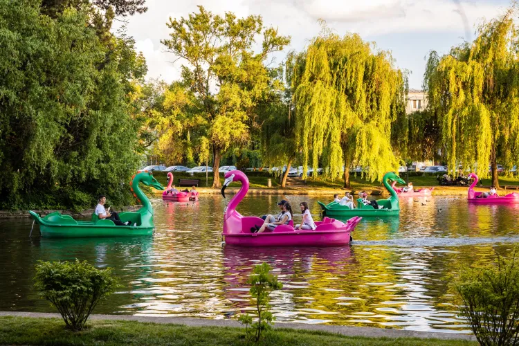 Se redeschid plimbările cu ambarcațiuni pe lacurile din Cluj