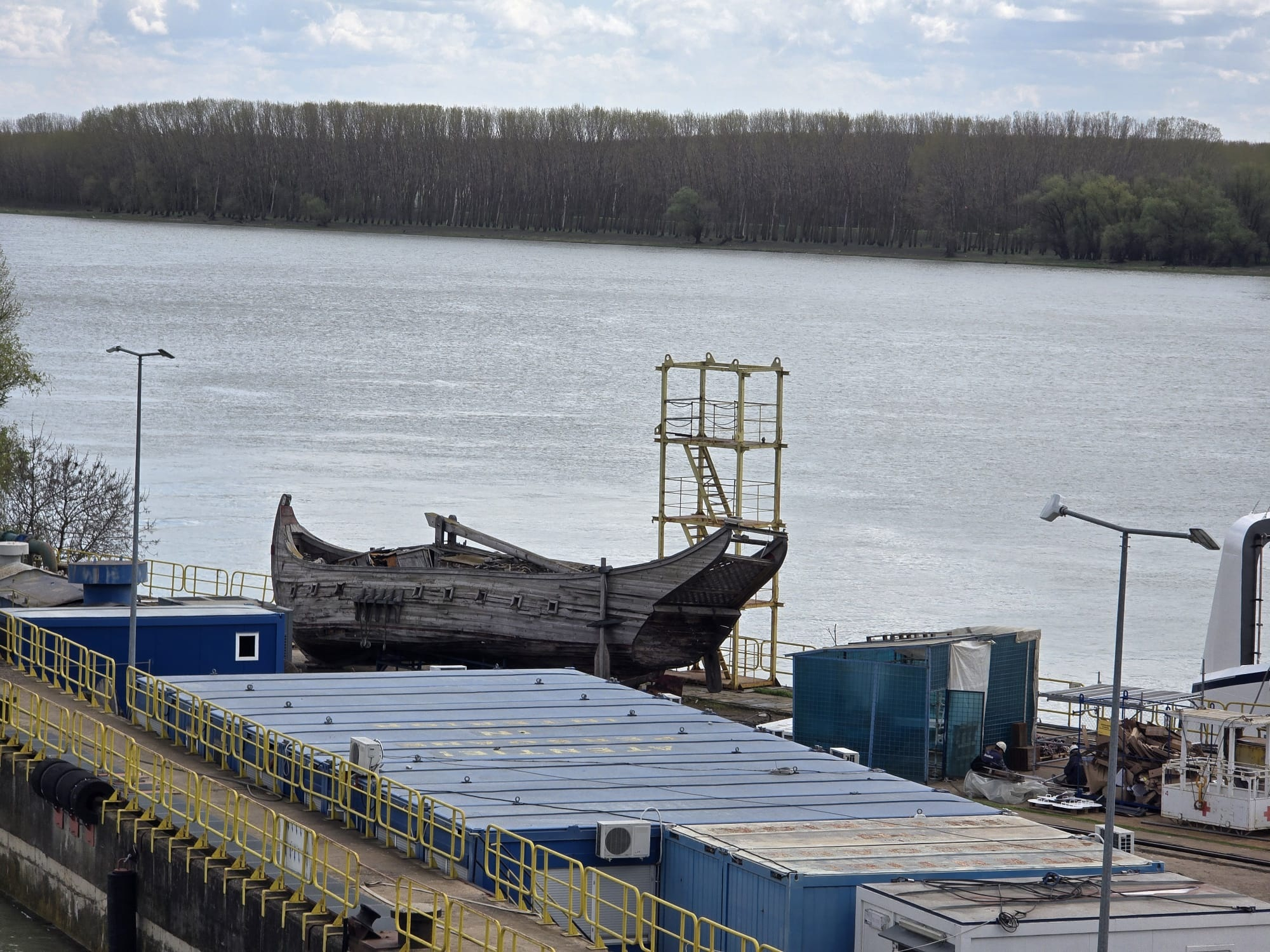 Pânzarul Moldovenesc: de la simbol la ruină pe malul Dunării