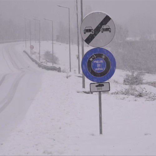Drumarii depun eforturi pentru deszăpezirea Transalpinei