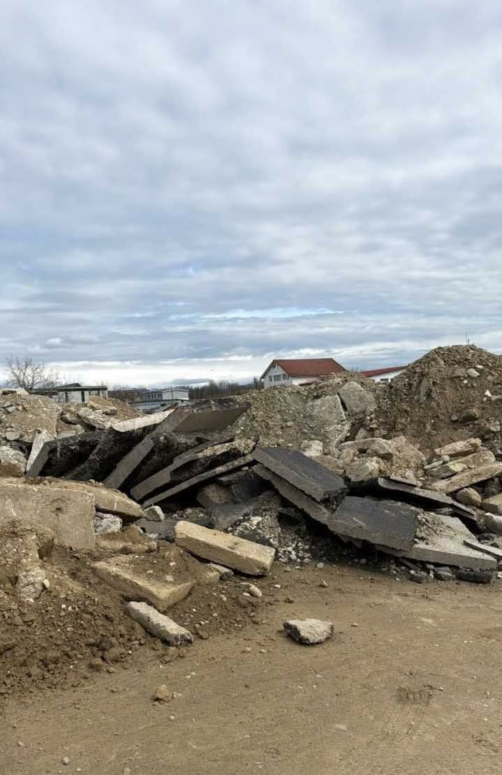 Operator din Târgu Jiu sancționat pentru depozitarea ilegală a deșeurilor