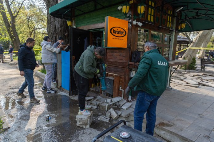 Primarul Ciucu ordonă demontarea construcțiilor ilegale din Parcul Cișmigiu