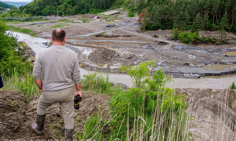 Dezastru ecologic la Praid: Pârâul a crescut de 300 de ori, starea de alertă instituită