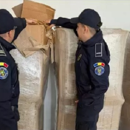 Polițiștii de frontieră din Giurgiu confiscă o tonă de tutun vrac transportat ilegal