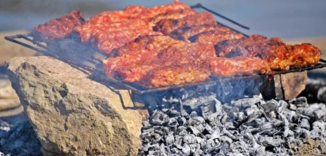 Atenție, români! Amenzi mari pentru abandonarea deșeurilor de 1 Mai