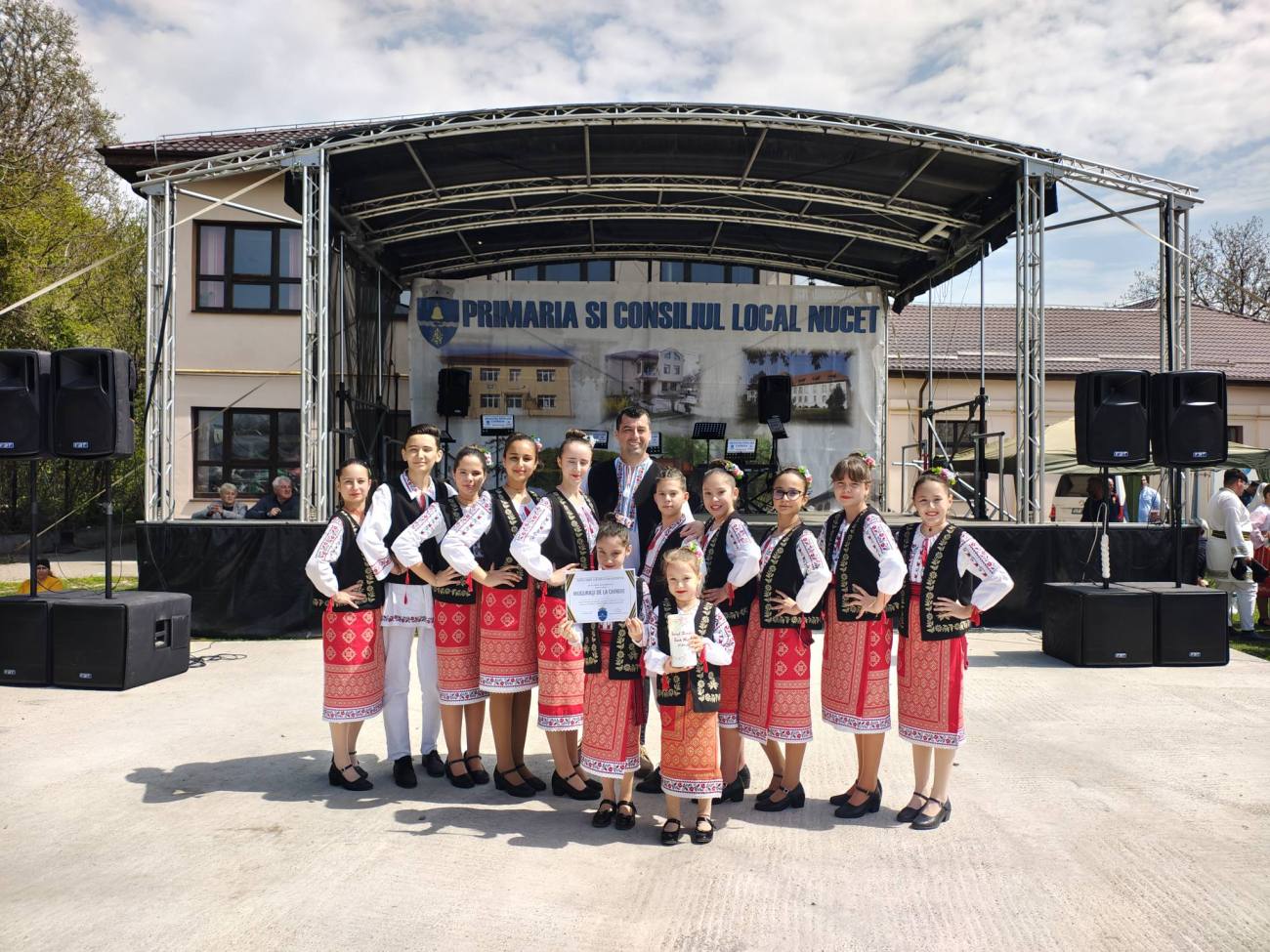 Sărbătoarea de la Nucet celebrează folclorul românesc și comunitatea locală