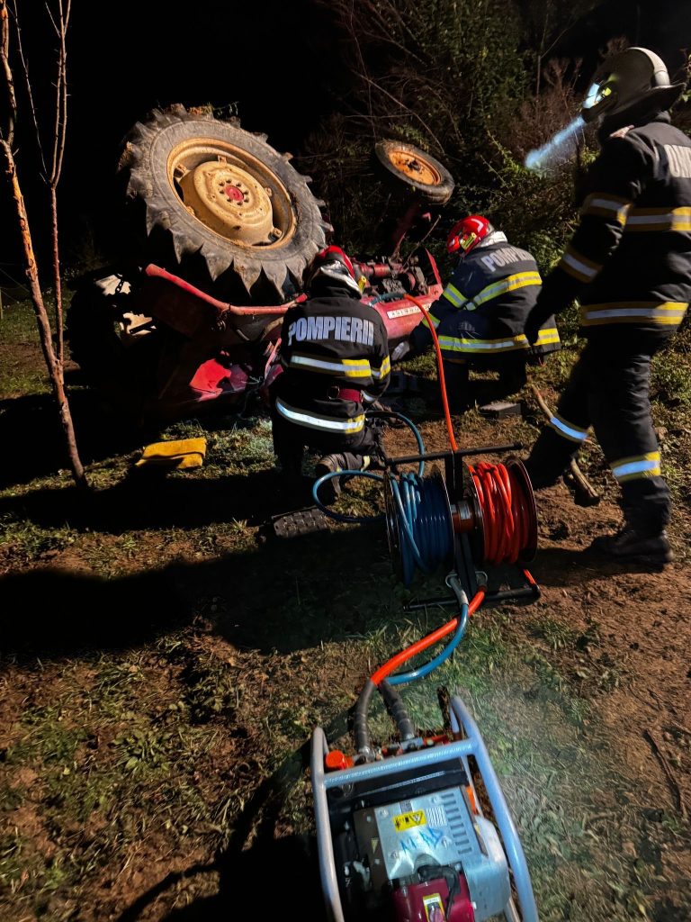 Pompierii intervin pentru salvarea unei victime blocate în utilaj agricol în Albota