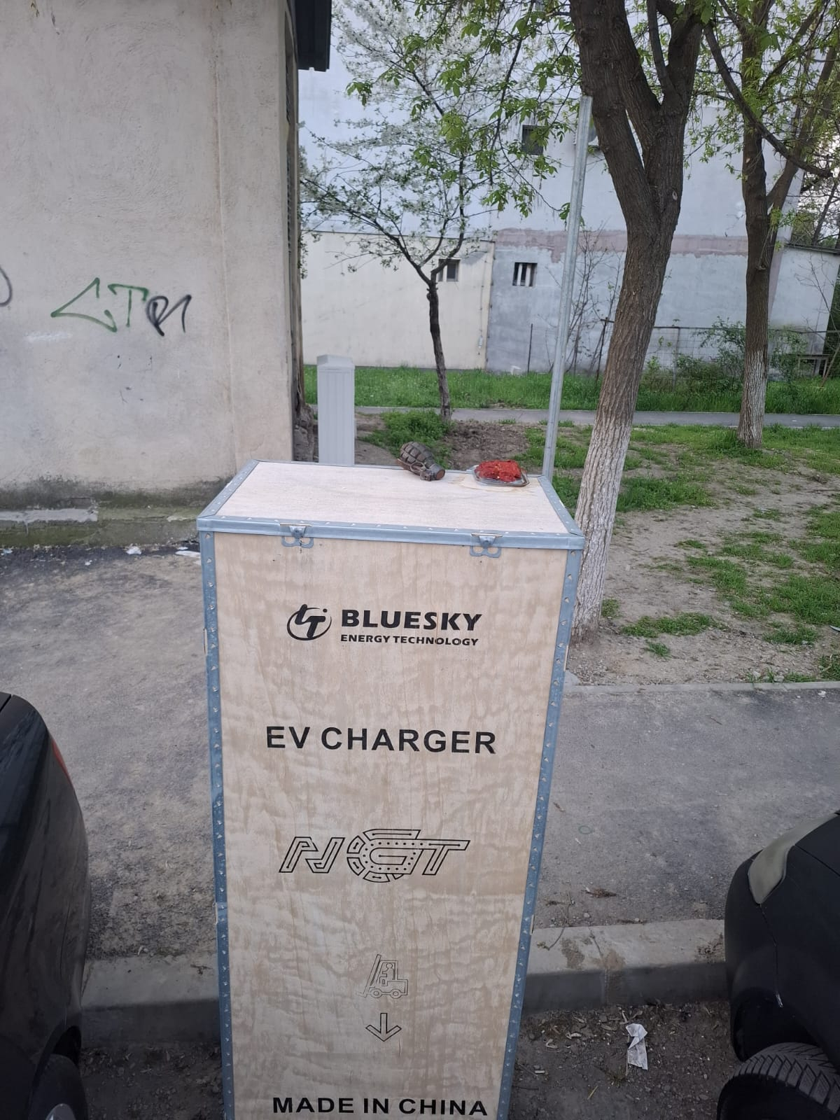 Grenadă găsită în parcare pe bulevardul Siderurgiștilor, zona IREG