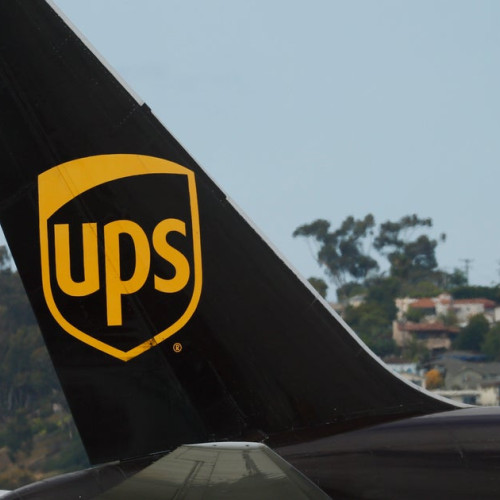 UPS a fost obligat să renunțe la aterizare după ce un avion s-a apropiat de pistă