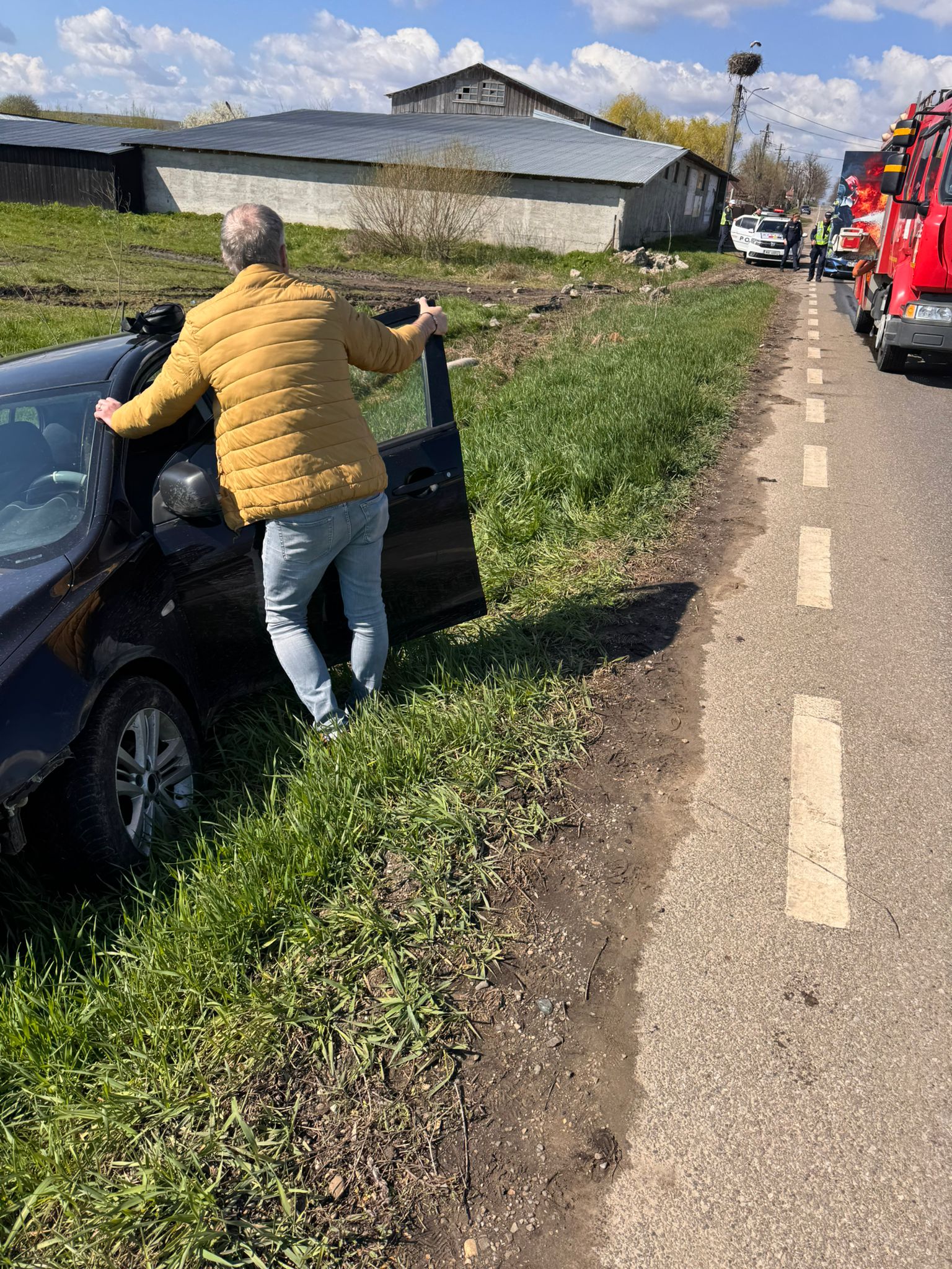 Accident rutier pe DN 15D, în comuna Bârgăuani