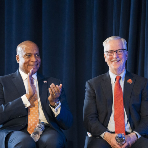 Șefii Bears și primarul din Hammond se întâlnesc pe site-ul stadioanelor propuse