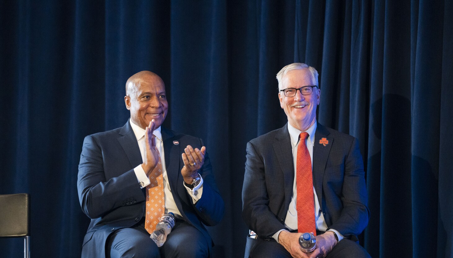 Președintele Bears și primarul din Hammond se întâlnesc pe locul propus pentru stadion