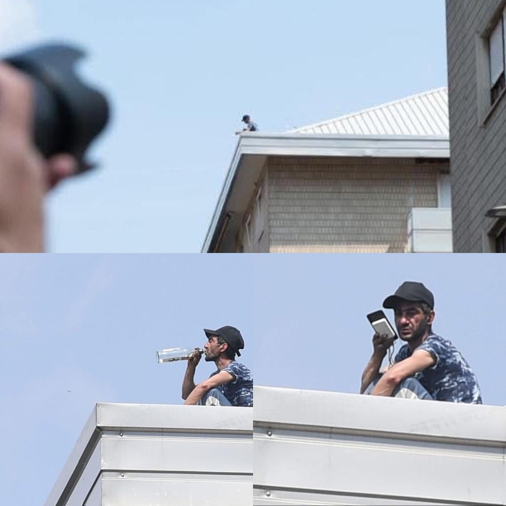 Scenă de criză în Torino după ce un român s-a urcat pe acoperișul unui imobil