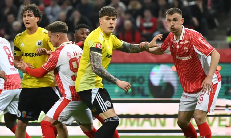 Scandal major după meciul Dinamo - Universitatea Cluj, acuzații grave la adresa arbitrajului