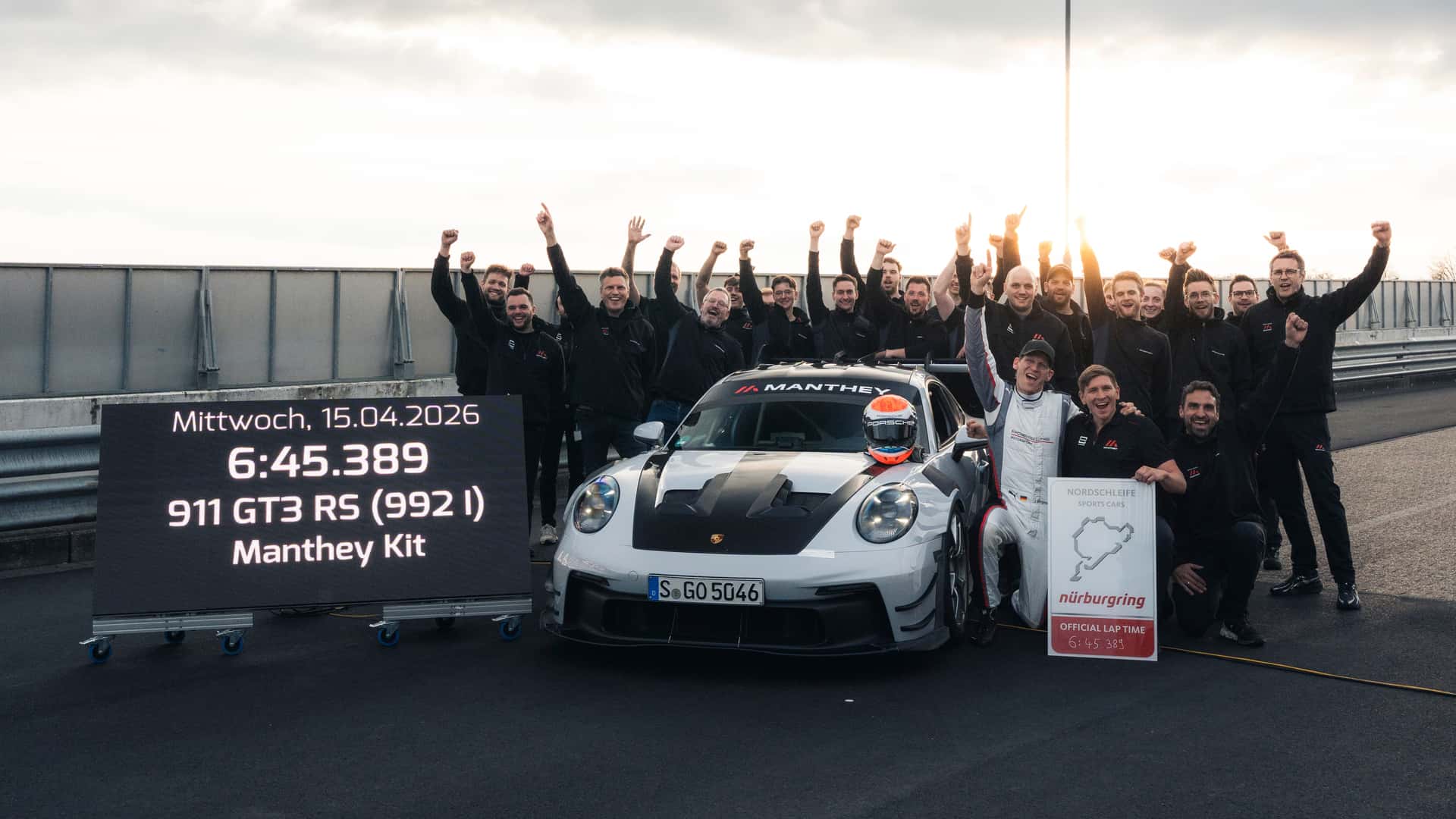 911 GT3 RS cu kitul Manthey stabilește un timp pe Nürburgring