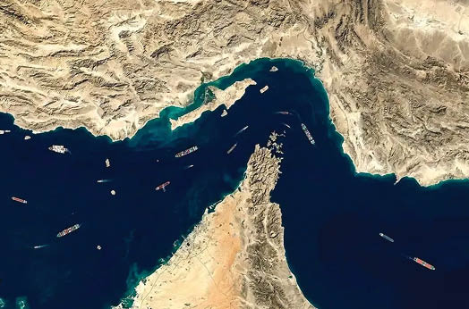 Iranul închide din nou Strâmtoarea Ormuz ca reacție la blocada americană